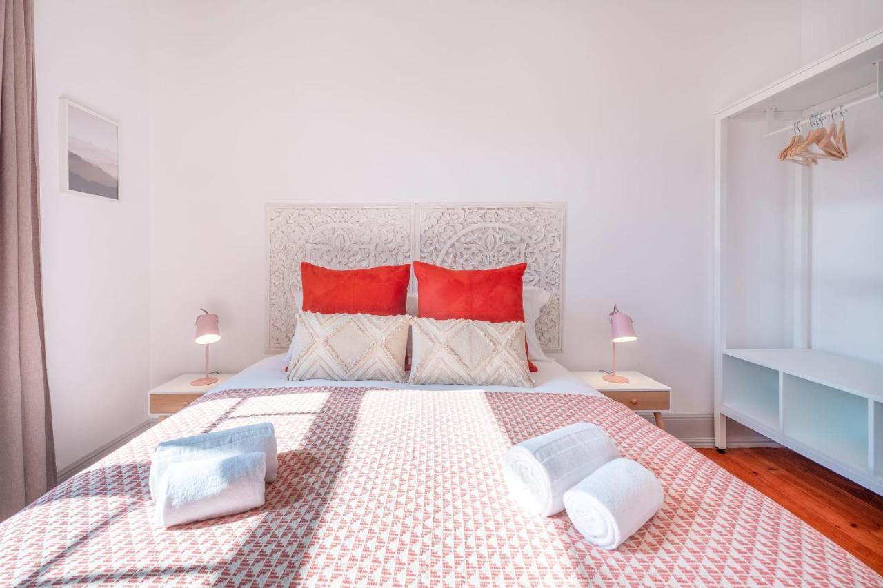 Vita Portucale ! Deluxe 3 Bedroom Apartment In Arroios Lisbon Bagian luar foto