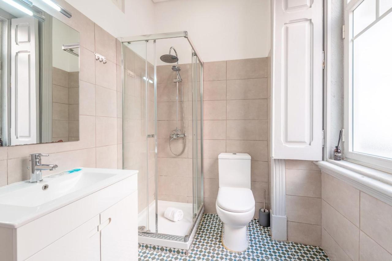 Vita Portucale ! Deluxe 3 Bedroom Apartment In Arroios Lisbon Bagian luar foto